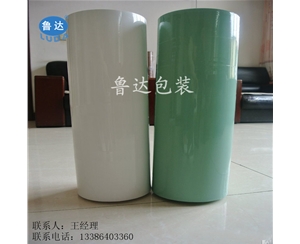 乳白色拉伸...